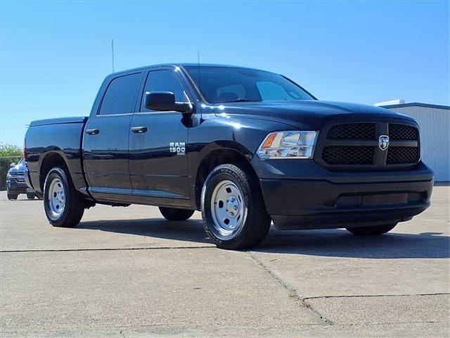 Photo of 2019 Diamond Black Crystal Pearlcoat RAM 1500