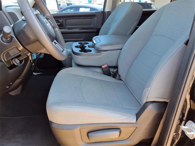 Photo of 2019 Diamond Black Crystal Pearlcoat RAM 1500