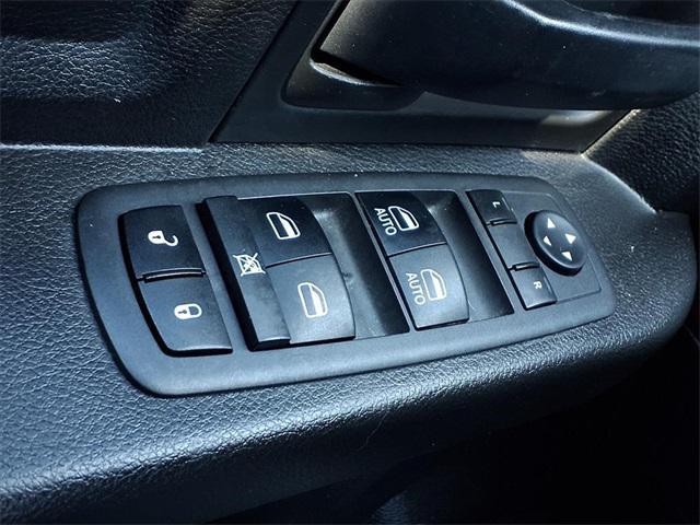Photo of 2019 Diamond Black Crystal Pearlcoat RAM 1500