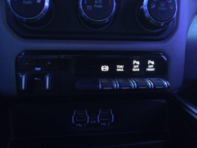 Photo of 2019 Diamond Black Crystal Pearlcoat RAM 3500