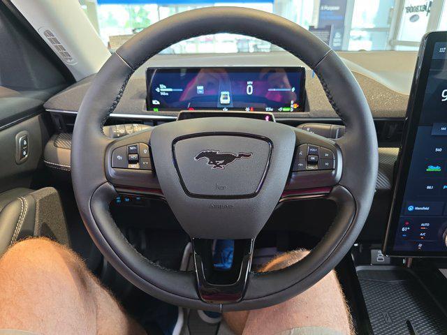 Photo of 2025 Star White Metallic Tri-Coat Ford Mustang Mach-E