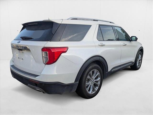 Photo of 2022 Iconic Silver Metallic Ford Explorer