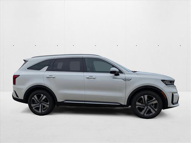 Photo of 2023 Snow White Pearl Kia Sorento Hybrid