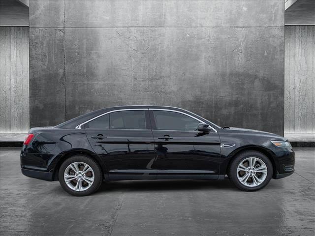Photo of 2018 Shadow Black Ford Taurus