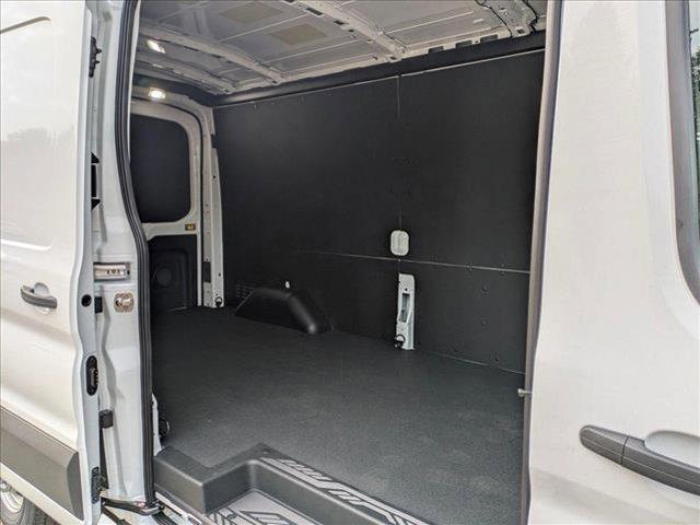 Photo of 2025 Oxford White Ford Transit-250
