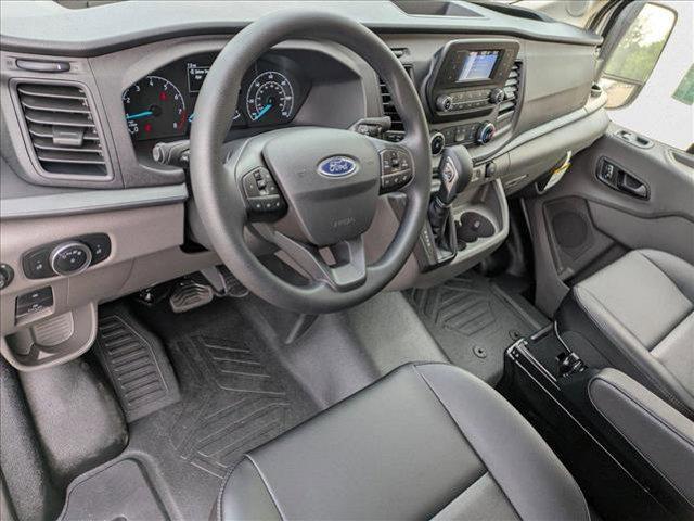 Photo of 2025 Oxford White Ford Transit-250
