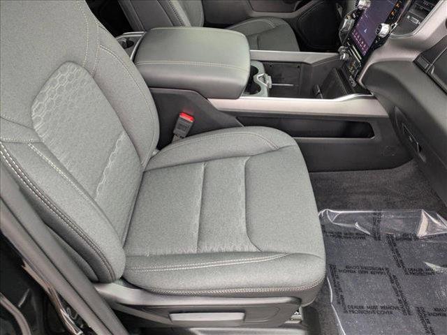 Photo of 2025 Diamond Black Crystal Pearlcoat RAM 1500