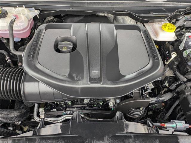 Photo of 2025 Diamond Black Crystal Pearlcoat RAM 1500