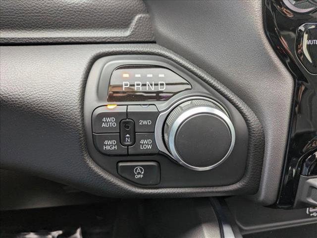Photo of 2025 Diamond Black Crystal Pearlcoat RAM 1500