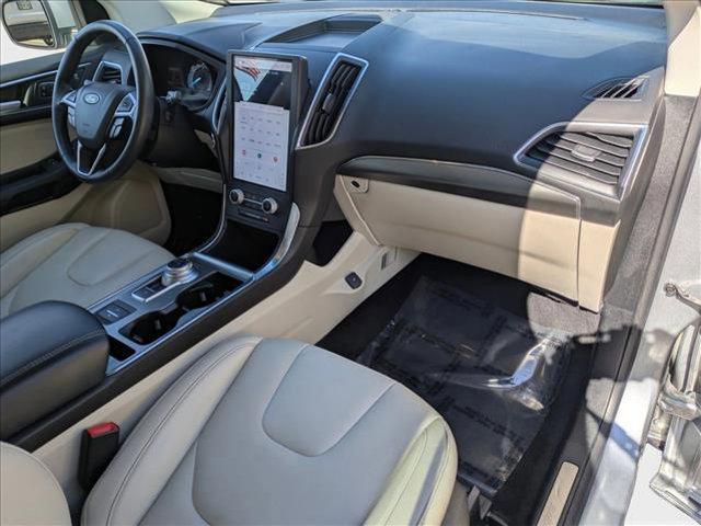 Photo of 2022 Iconic Silver Metallic Ford Edge