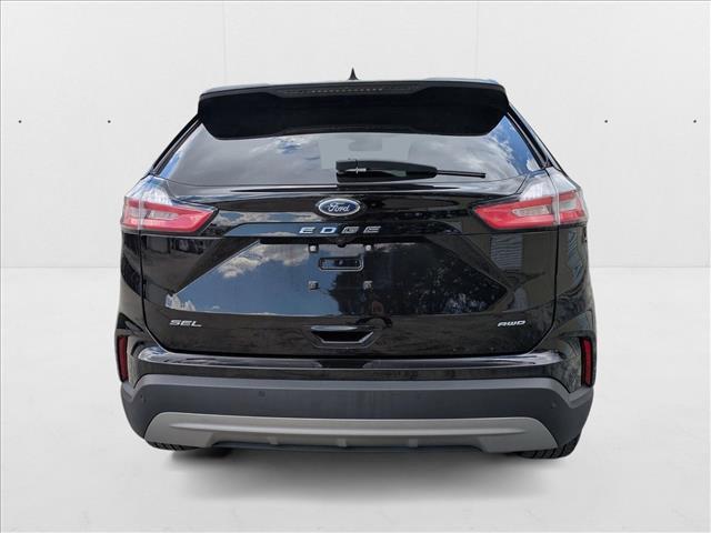 Photo of 2024 Agate Black Metallic Ford Edge