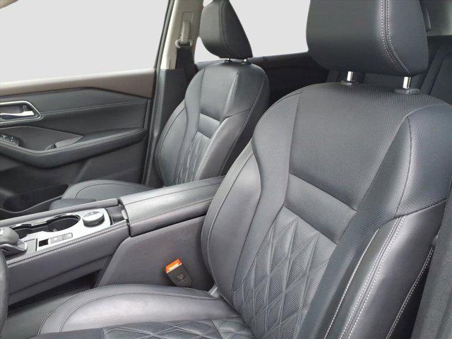 Photo of 2023 Boulder Gray Pearl/Super Black Nissan Rogue