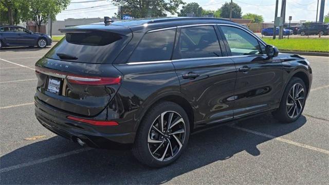Photo of 2025 Infinite Black Metallic Clearcoat Lincoln Corsair