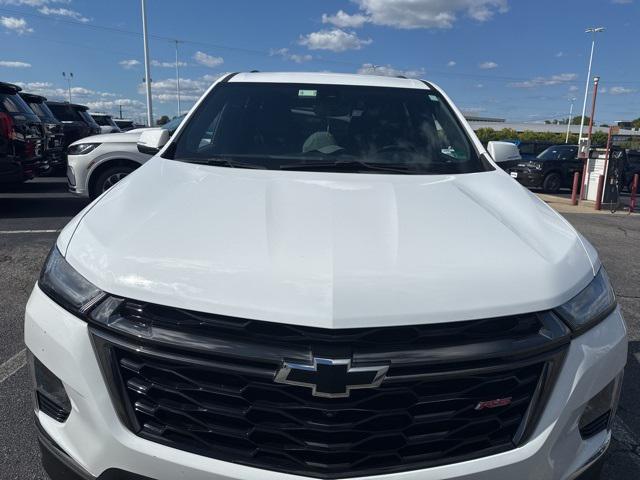 Photo of 2023 Summit White Chevrolet Traverse