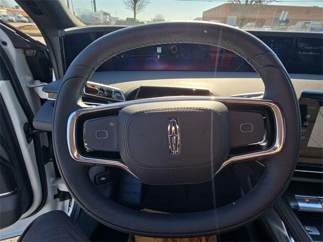 Photo of 2025 White Platinum Clearcoat Metallic Lincoln Nautilus