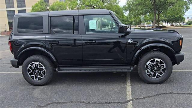 Photo of 2025 Shadow Black Ford Bronco