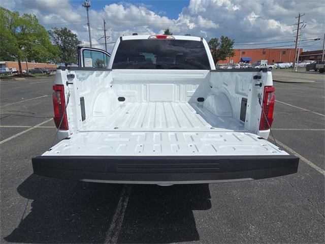 Photo of 2025 Oxford White Ford F-150