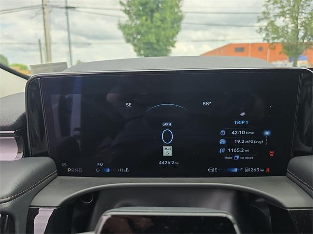 Photo of 2025 Pristine White Metallic Tri-Coat Lincoln Aviator