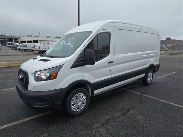 Photo of 2025 Oxford White Ford Transit-250