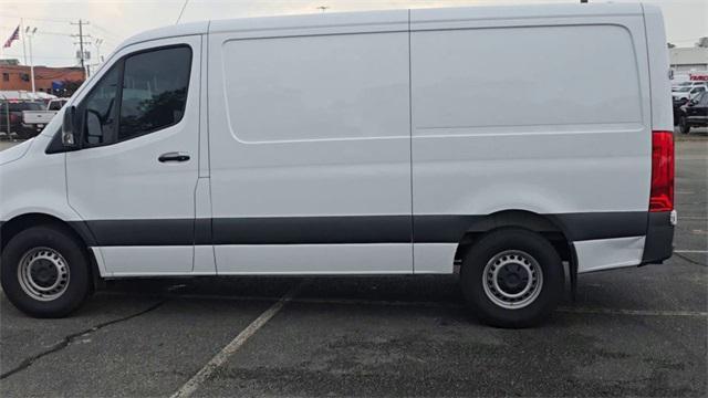 Photo of 2024 Arctic White Mercedes-Benz Sprinter 2500