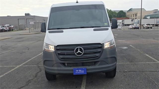 Photo of 2024 Arctic White Mercedes-Benz Sprinter 2500