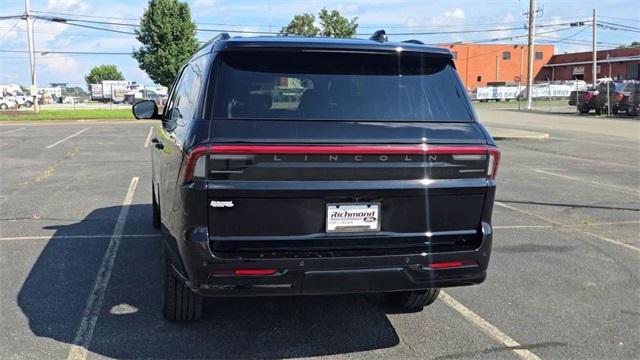 Photo of 2025 Lincoln Navigator