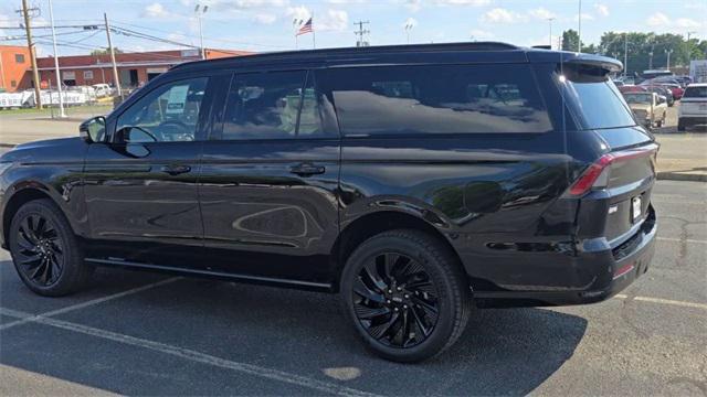 Photo of 2025 Lincoln Navigator