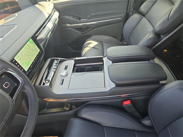 Photo of 2025 Lincoln Navigator