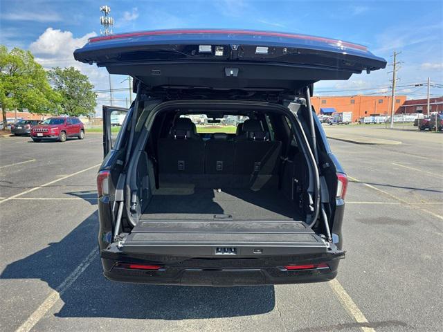Photo of 2025 Lincoln Navigator