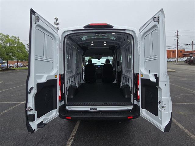 Photo of 2025 Oxford White Ford Transit-150
