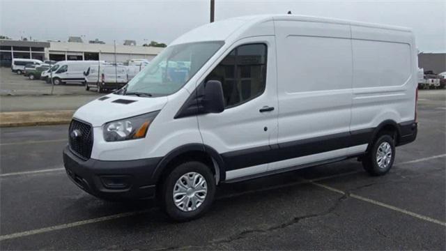 Photo of 2025 Oxford White Ford Transit-150