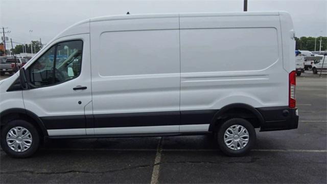 Photo of 2025 Oxford White Ford Transit-150