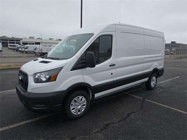 Photo of 2025 Oxford White Ford Transit-150
