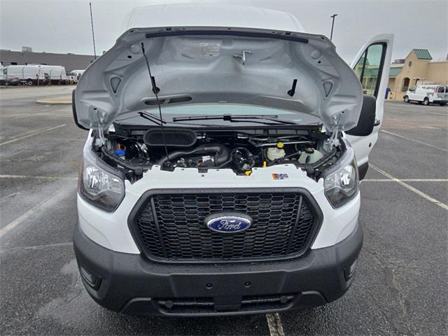 Photo of 2025 Oxford White Ford Transit-150