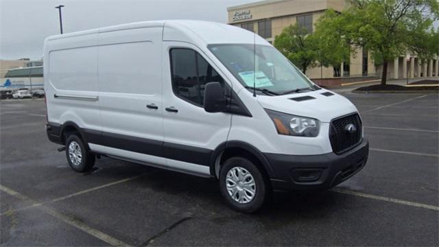 Photo of 2025 Oxford White Ford Transit-150