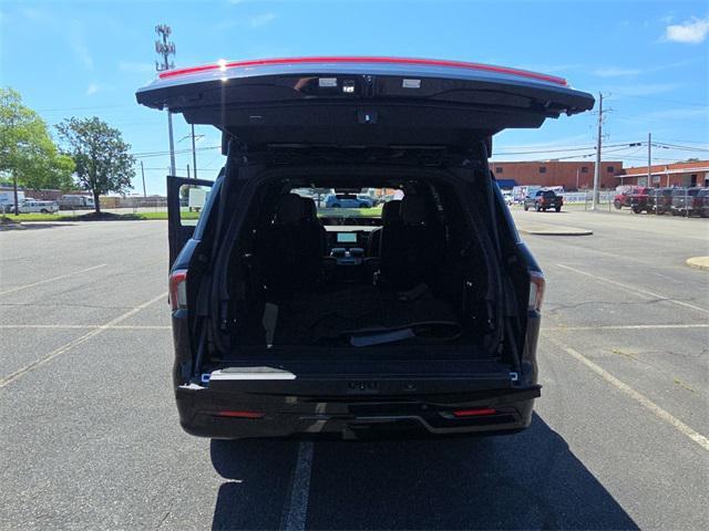 Photo of 2025 Lincoln Navigator