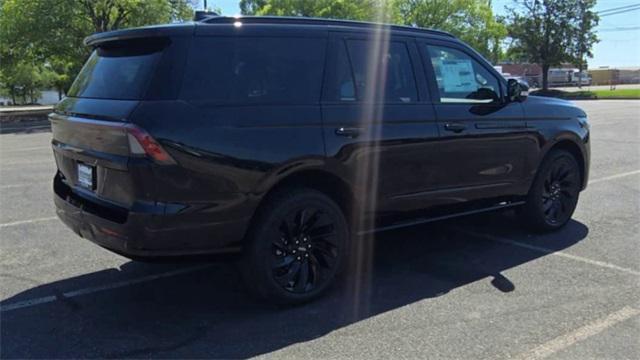 Photo of 2025 Lincoln Navigator