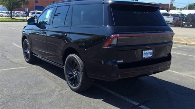 Photo of 2025 Lincoln Navigator