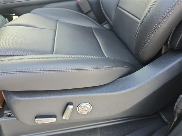 Photo of 2025 Starlight Gray Premium Colorant Lincoln Navigator