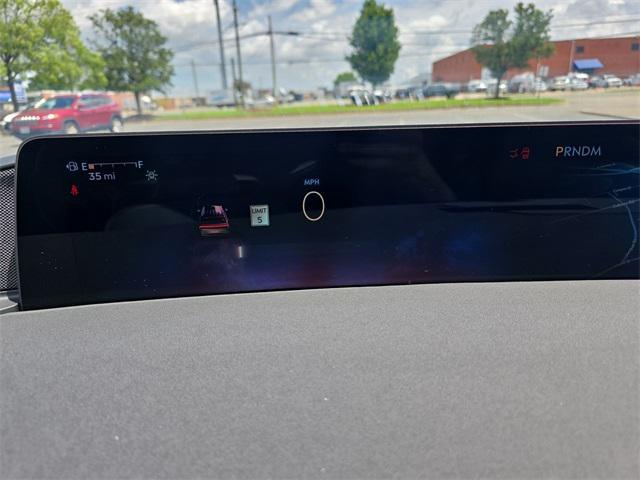 Photo of 2025 Starlight Gray Premium Colorant Lincoln Navigator