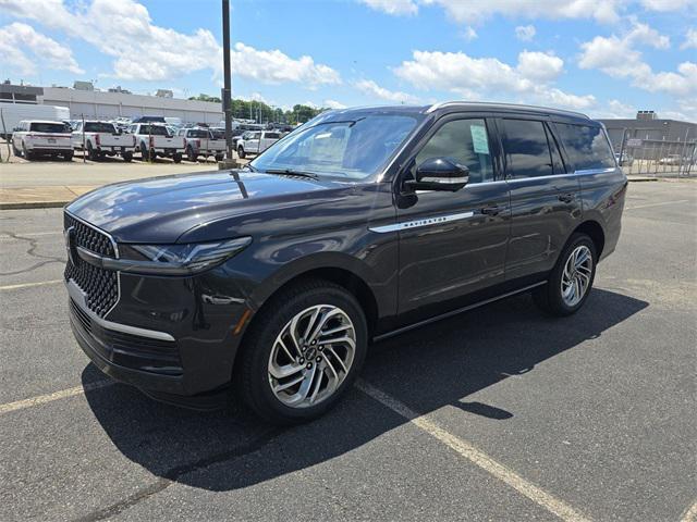 Photo of 2025 Starlight Gray Premium Colorant Lincoln Navigator