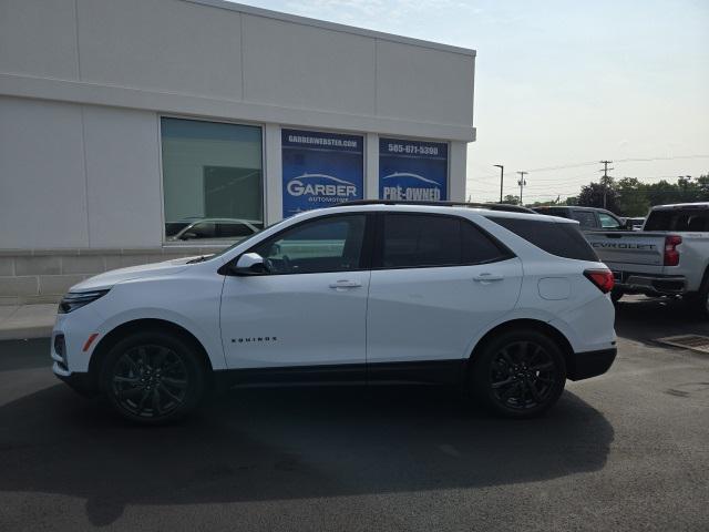 Photo of 2022 Summit White Chevrolet Equinox