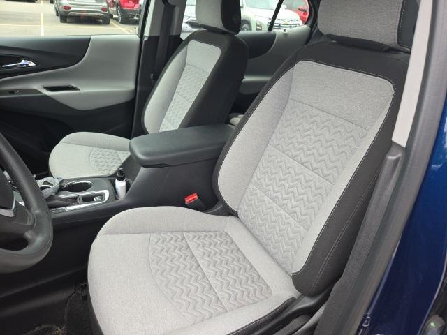 Photo of 2022 Blue Glow Metallic Chevrolet Equinox