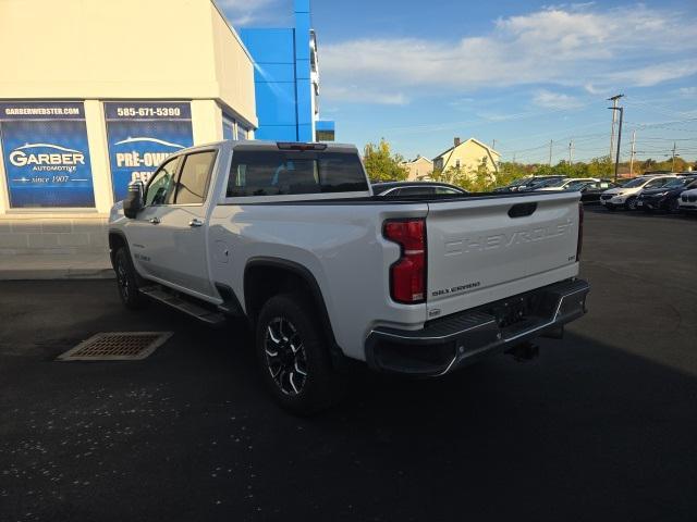 Photo of 2024 Iridescent Pearl Tricoat Chevrolet Silverado 2500