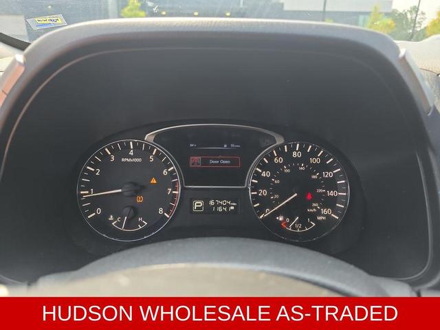 Photo of 2015 Glacier White Nissan Pathfinder