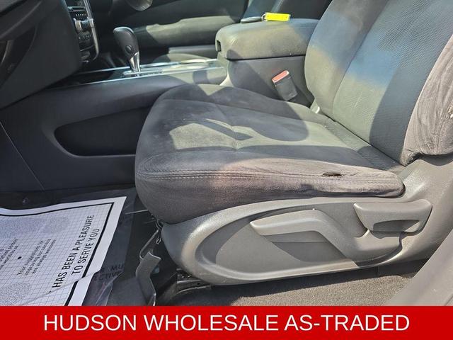 Photo of 2015 Glacier White Nissan Pathfinder