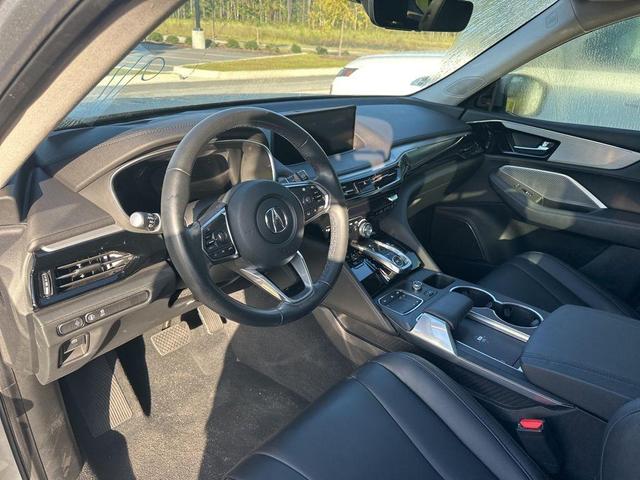 Photo of 2023 Lunar Silver Metallic Acura MDX