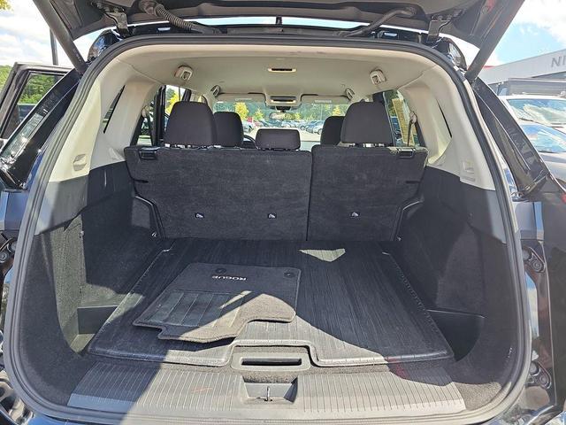 Photo of 2024 Black Nissan Rogue