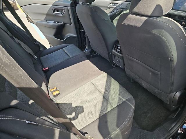 Photo of 2024 Black Nissan Rogue