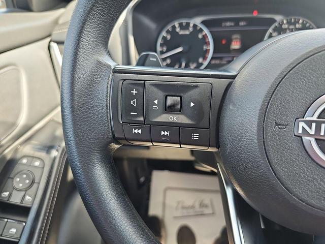 Photo of 2024 Black Nissan Rogue